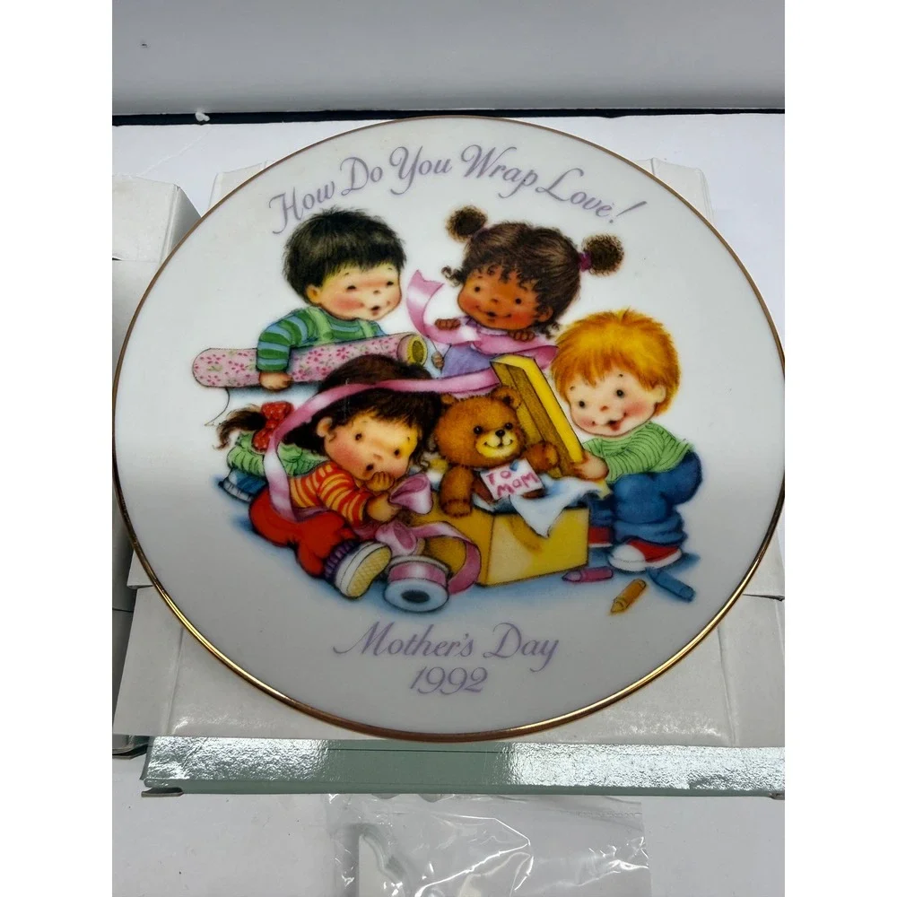 Avon Mothers Day Plates 1991 1992 Vintage Porcelain 22K Gold Trim Set of 2